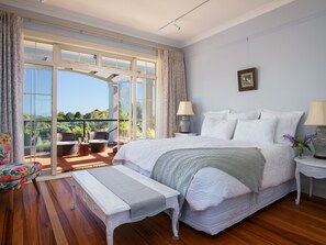 Cottage | Pillow-top beds, free minibar, soundproofing, iron/ironing board - Greenmantle Estate Hotel (Paraparaumu)