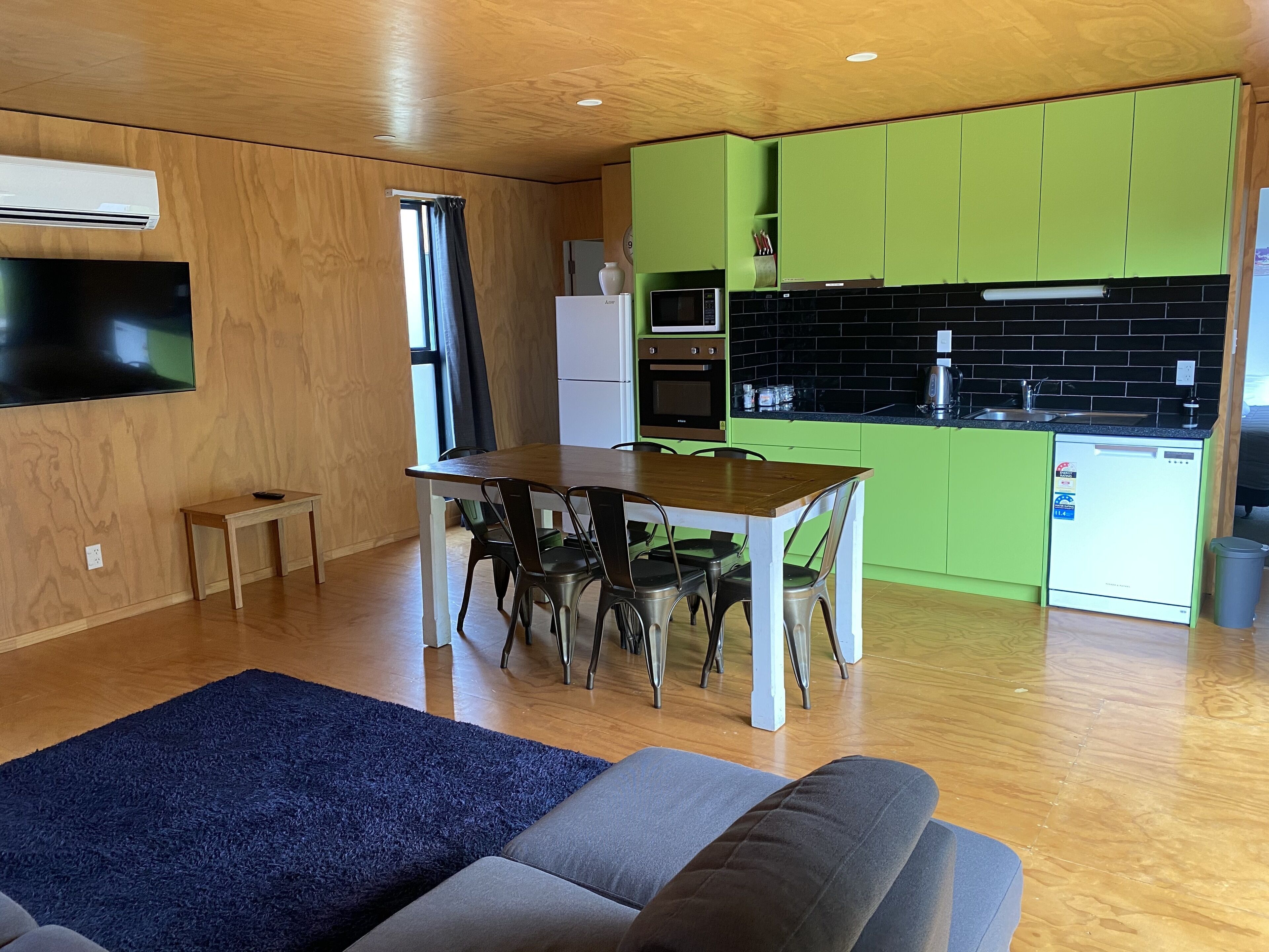 Two Bedroom Motel | Private kitchen