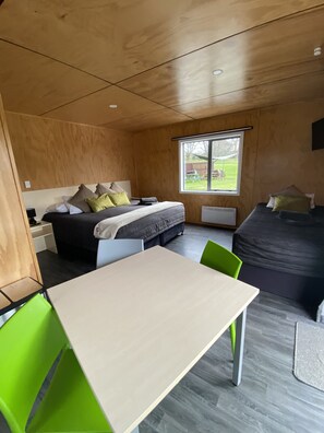 Cabana, amb bany privat | Decoració individual, cortines opaques, wifi i roba de llit 