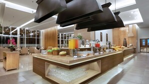 Daily buffet breakfast for a fee - Grand Tan Banjarmasin Hotel & Convention Center (Banjarmasin)