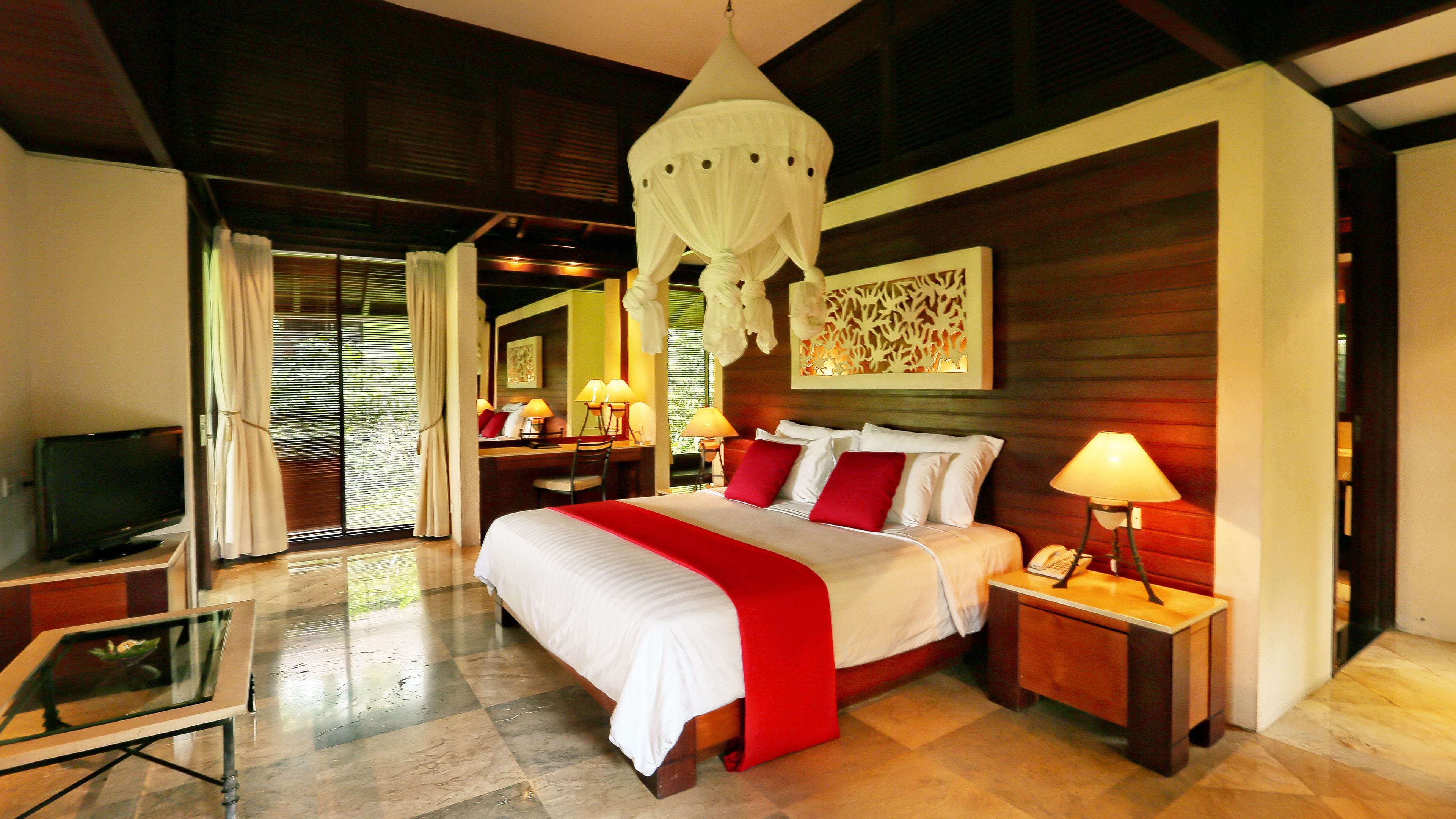 Cofres nos quartos, escrivaninha, cortinas blackout, Wi-Fi de cortesia