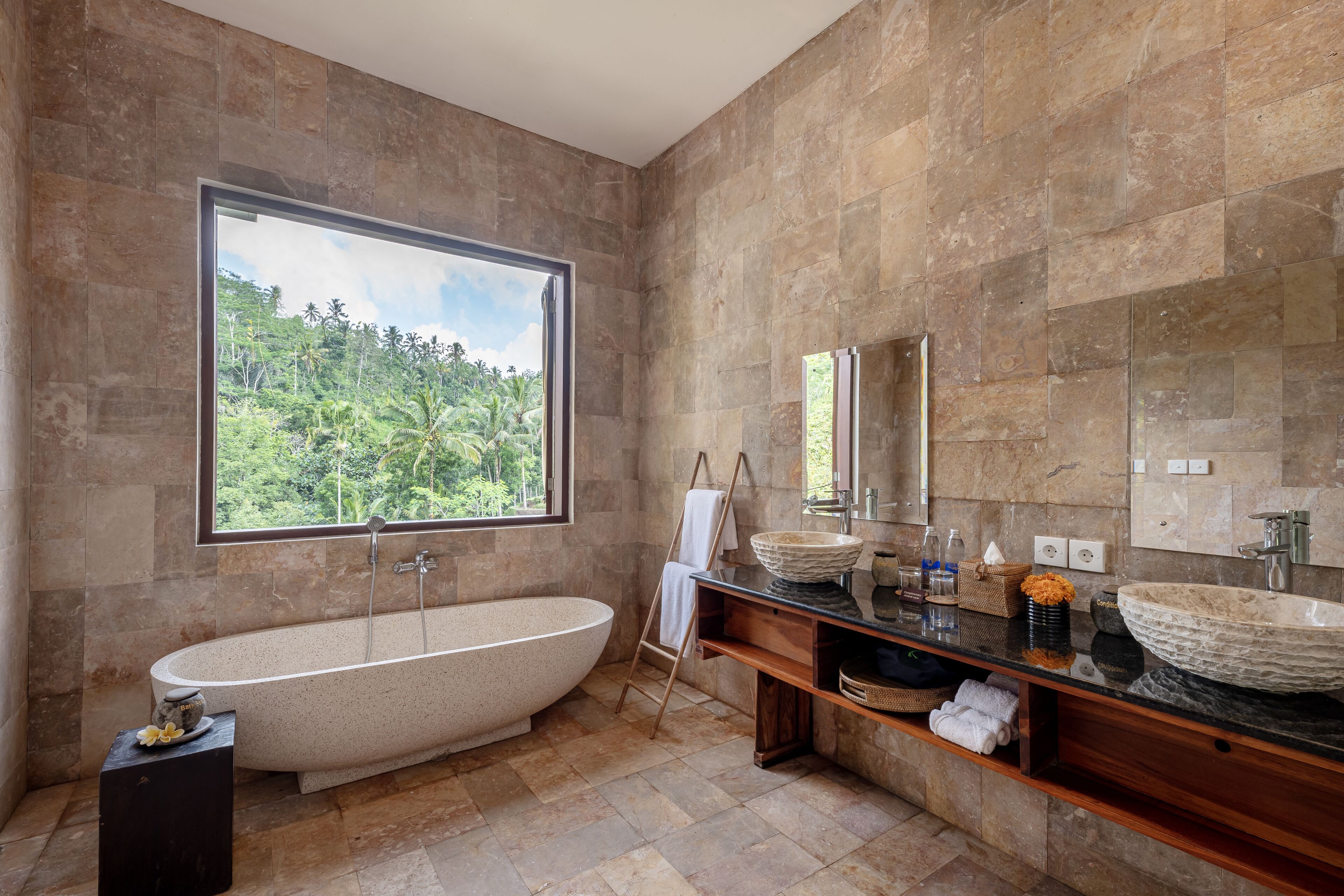 rice terrace suite | bathroom | separate bathtub and shower, free toiletries, hair dryer, bathrobes