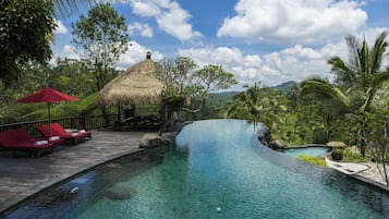 4 hồ bơi ngoài trời, dù/ô trên bãi biển/hồ bơi, ghế dài tắm nắng
