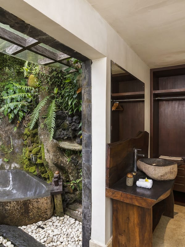 Suite, 1 chambre (Rice Field View Lower Level) | Équipements de salle de bain