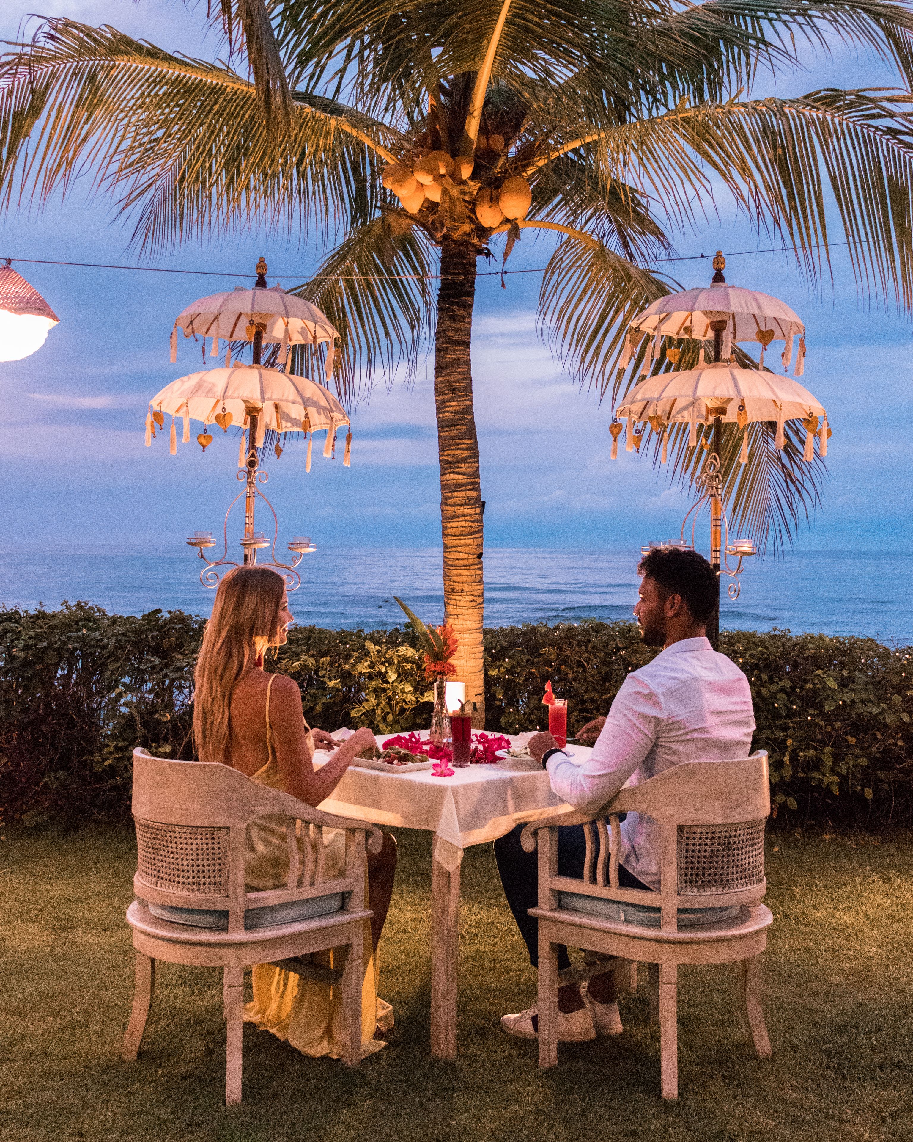 breakfast, lunch, dinner served; international cuisine