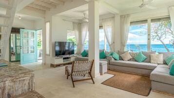 Villa, 2 Bedrooms | Living area