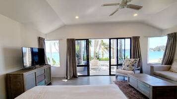 2 bedrooms, individually decorated, individually furnished