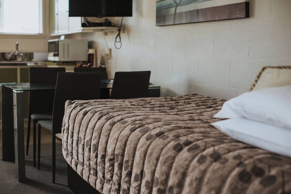 1 habitación, decoración personalizada y muebles diferentes