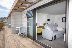 Superior Deluxe Studio, Non Smoking, Kitchenette (Deluxe Studio Unit) | Terrace/patio