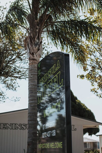 Peninsula Motel