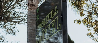 Peninsula Motel