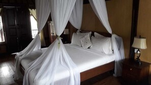 Superior bungalow | Uitzicht op het meer