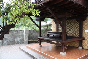 Bungalow Standar | Teras/patio