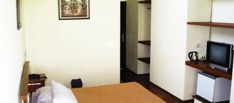 Anyer Cottage Beach Hotel Resort