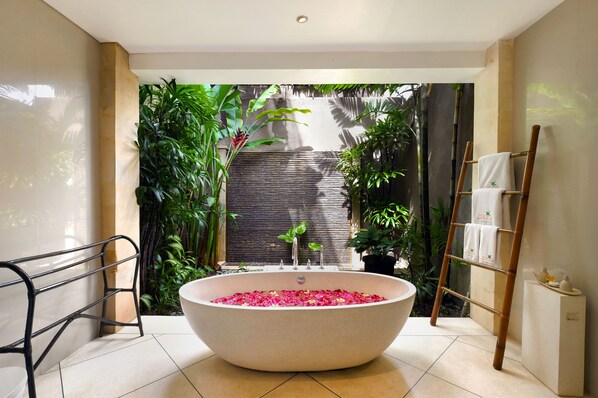 샤워기/욕조 결합, 전신 욕조, 레인폴 샤워기, 무료 세면용품