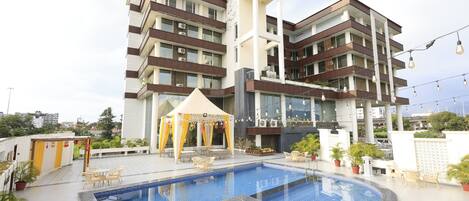 Seasonal outdoor pool