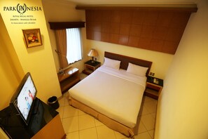 Minibar, Zimmersafe, Schreibtisch, kostenloses WLAN