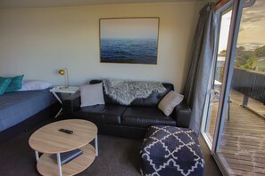 Superior Twin Studio | Living area