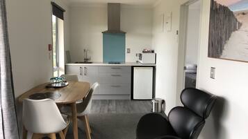 Family Suite Unit 4 | Private kitchenette
