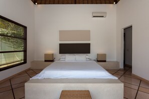 Minibar, in-room safe, free WiFi - B Villa + Pool (Seminyak)