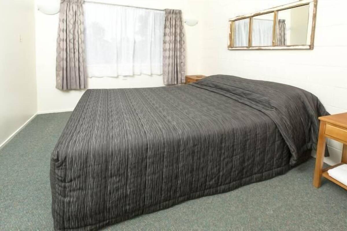 One Bedroom Unit For Three
