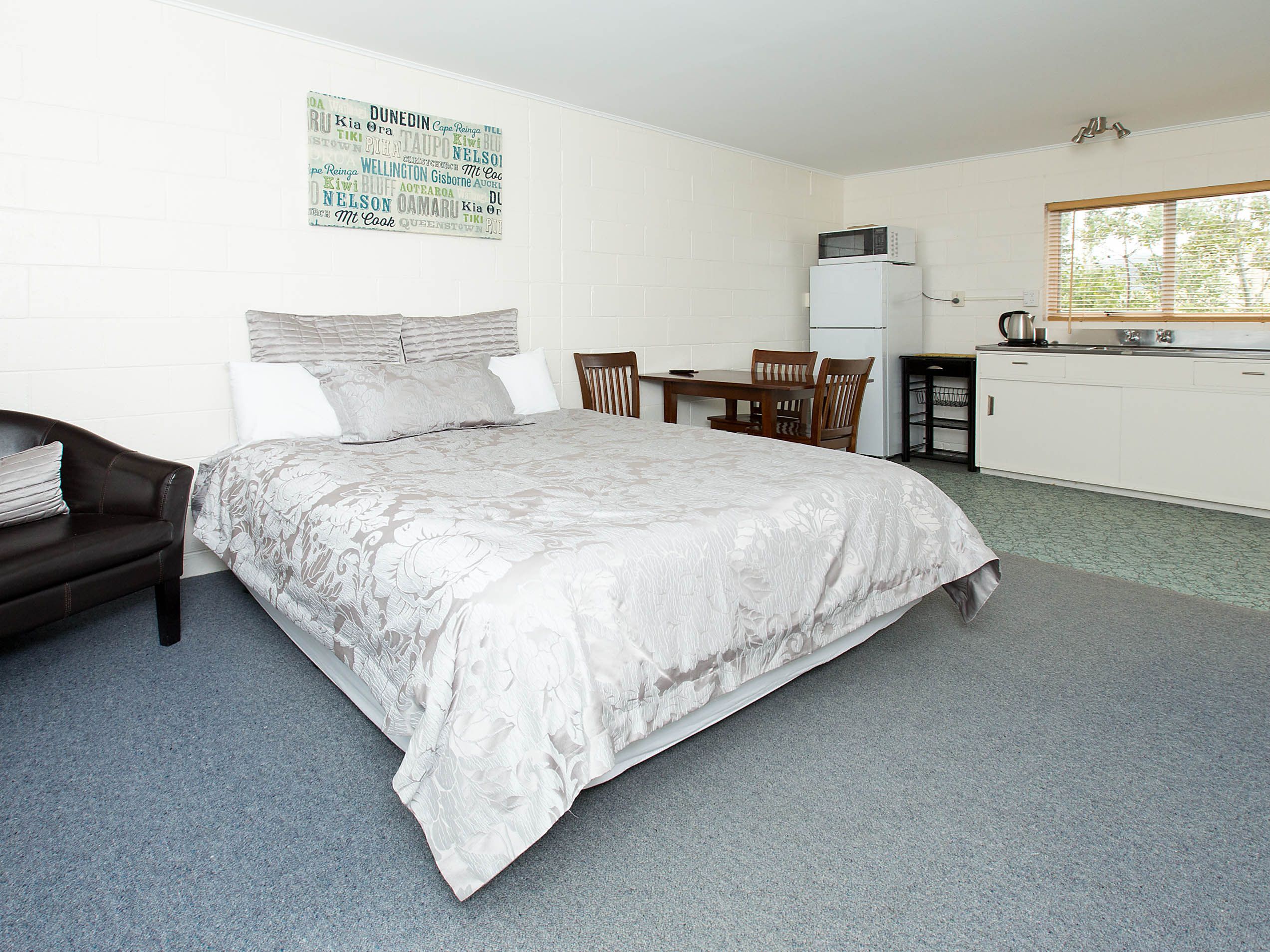 One Bedroom Unit For Four | Living area