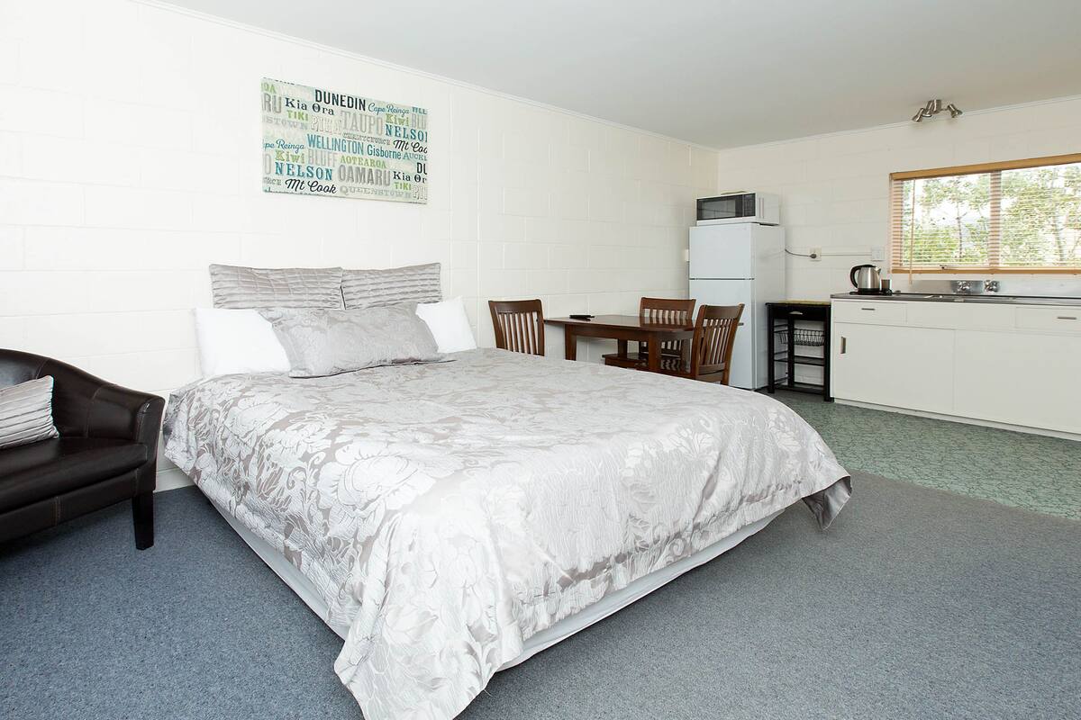 One Bedroom Unit For Four | Living area