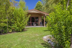 スタジオ キングベッド 1 台 ガーデンビュー | 庭園