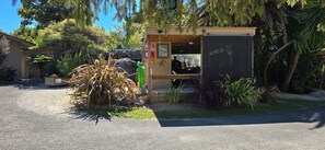 冰箱、微波炉、烤箱、炉灶