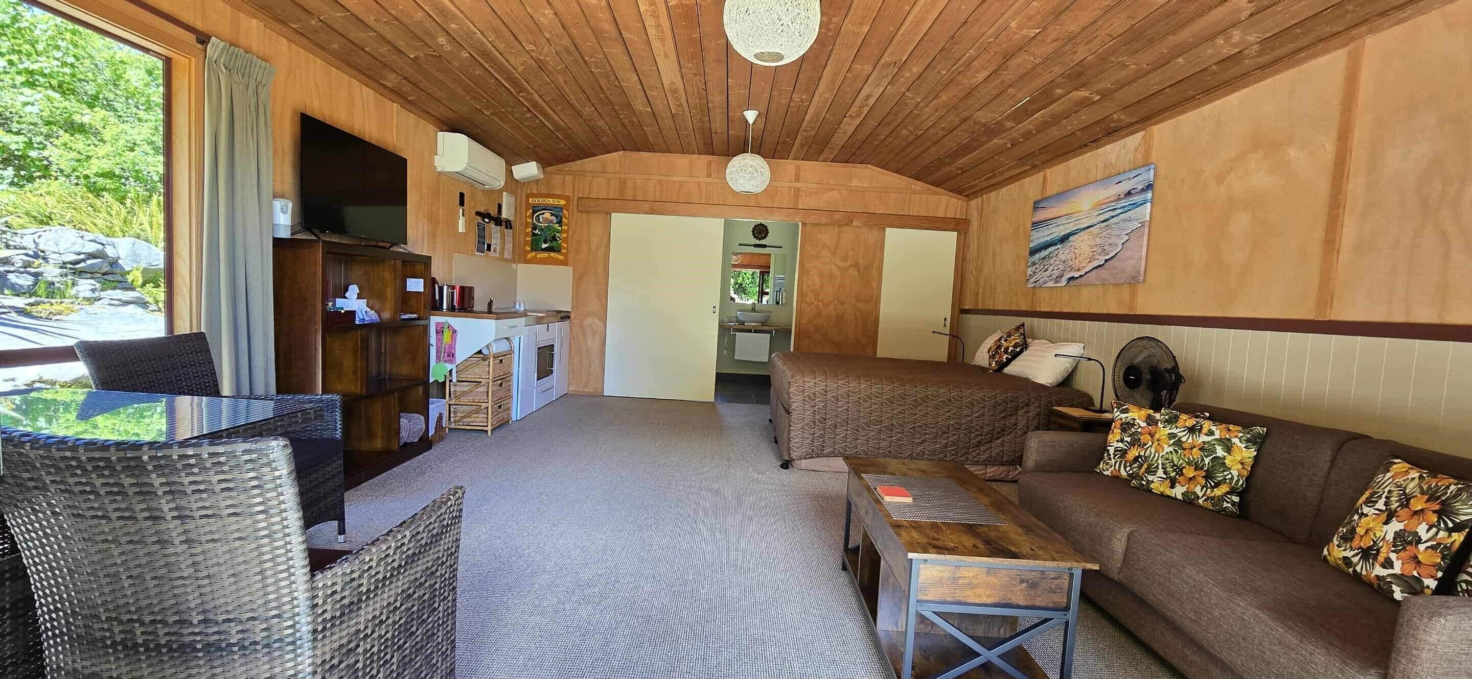 Studio, 1 King Bed, Garden View | Premium bedding, in-room safe, iron/ironing board, rollaway beds