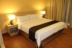 In-room safe, Internet