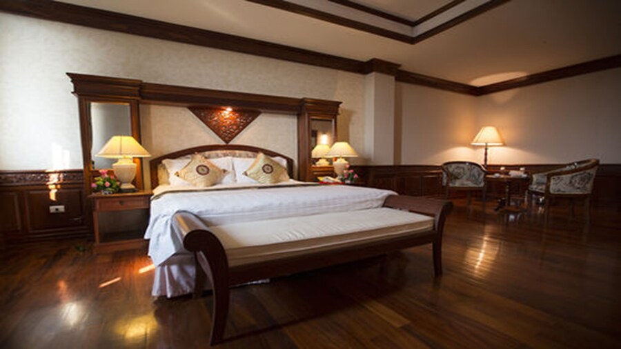 Angkham Hotel