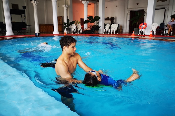 Piscine intérieure, piscine extérieure