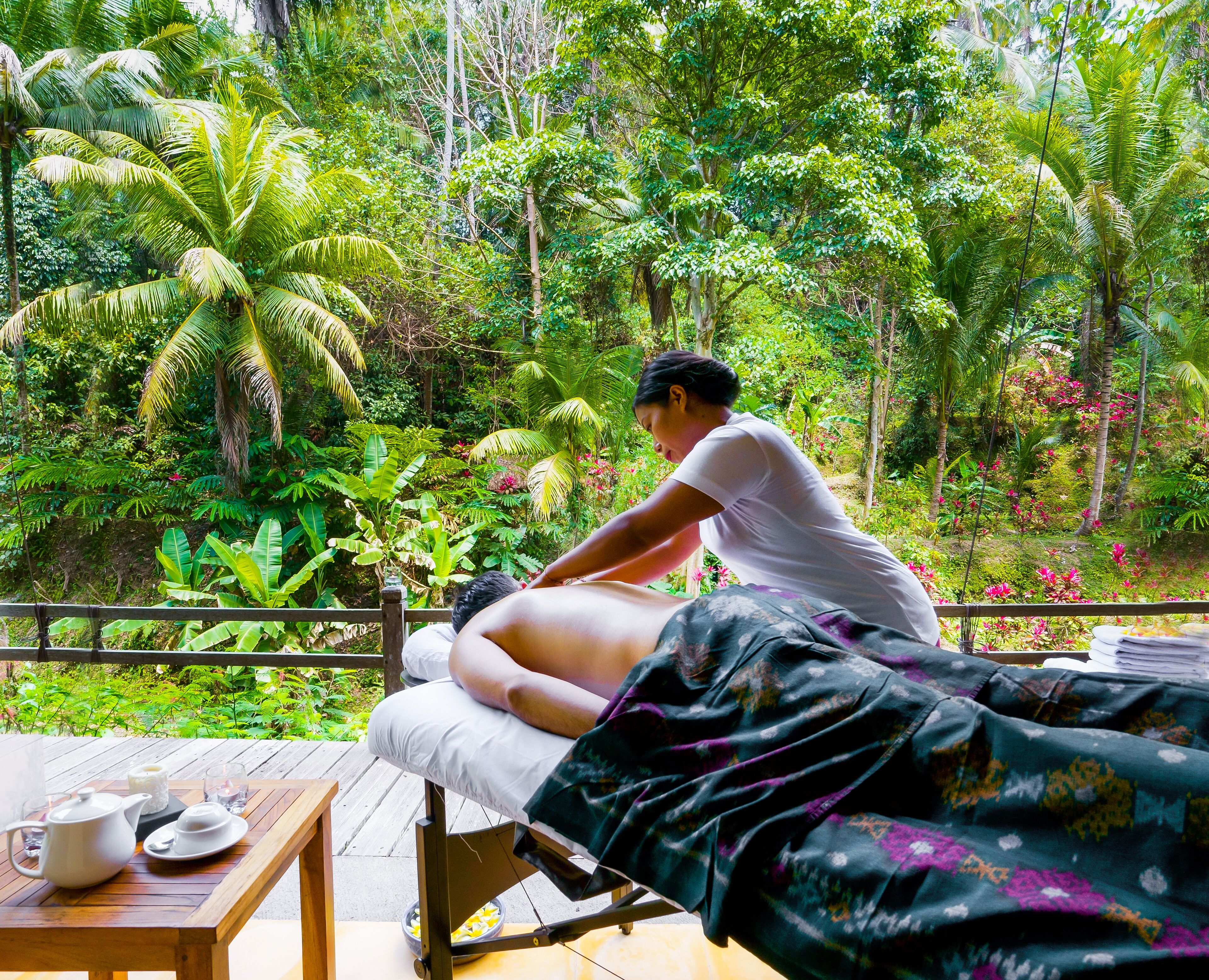 Massage/treatment rooms, manicures and pedicures