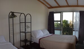 Standard Suite, 1 Bedroom, Non Smoking, Kitchen