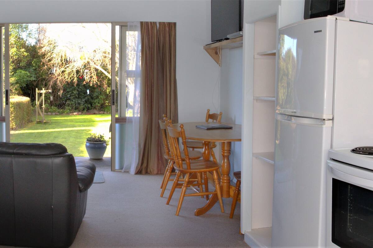Economy Apartment, 2 Bedrooms, Kitchen | Private kitchen