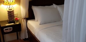 In-room safe, soundproofing, rollaway beds, free WiFi - Betel Nut Lodge - Adult Only (George Town)