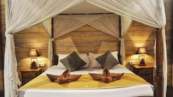 1 bedroom, in-room safe, desk, rollaway beds