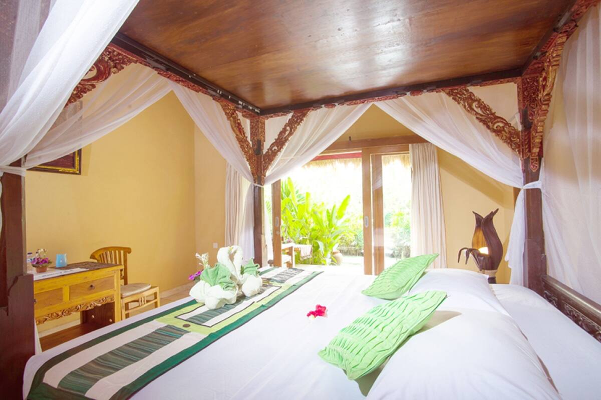 Habitación Deluxe | Escritorio, wifi gratis, ropa de cama