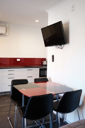 Apartment, 1 Bedroom | Private kitchen | Fridge, microwave, coffee/tea maker, electric kettle