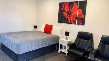 Apartment, 1 Bedroom | Premium bedding, desk, blackout drapes, soundproofing