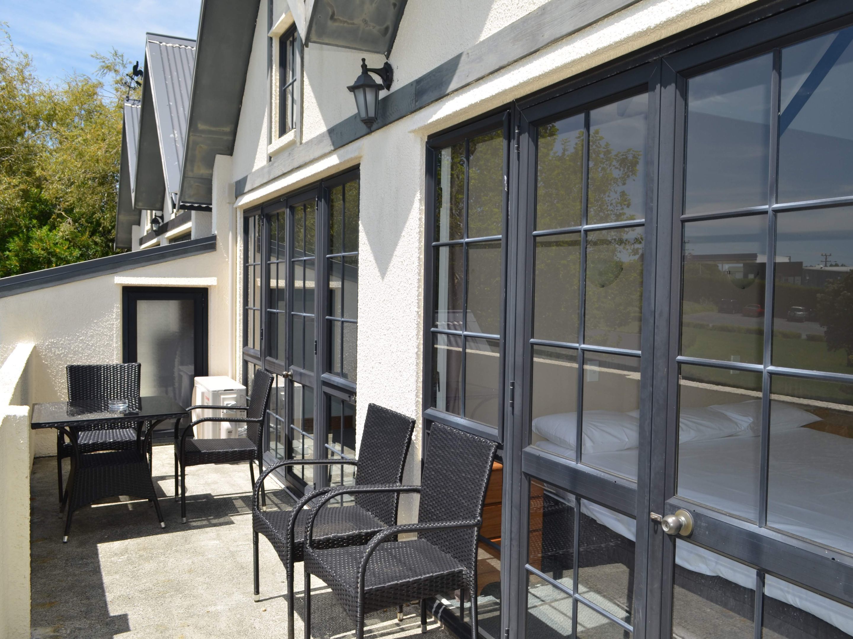 行政套房, 2 間臥室, 按摩浴缸 | 書桌、遮光布/窗簾、熨斗/熨衣板、搖籃/嬰兒床