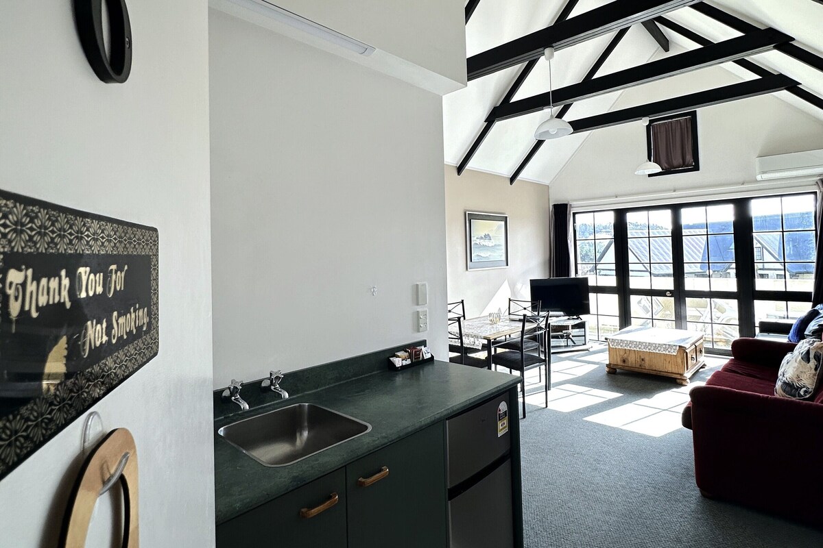 Standard Suite, 2 Bedrooms | Living area