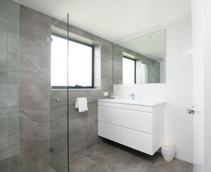 Shower, free toiletries, hair dryer, towels