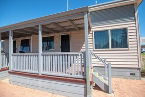 Chalet, 1 Bedroom, Non Smoking, Kitchen (chalet) | Terrace/patio