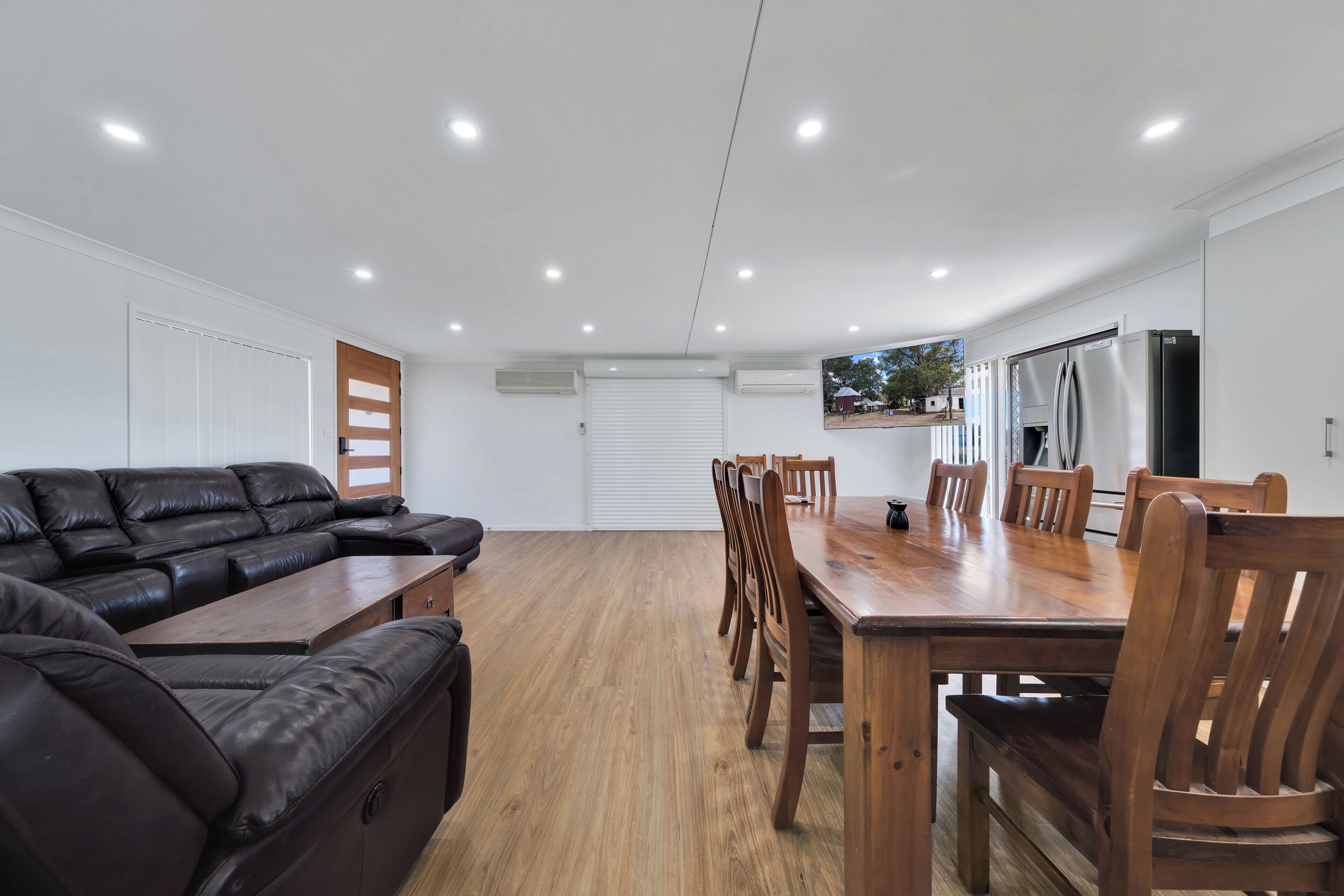 House, 5 Bedrooms | Living area | 75-inch Smart TV with digital channels