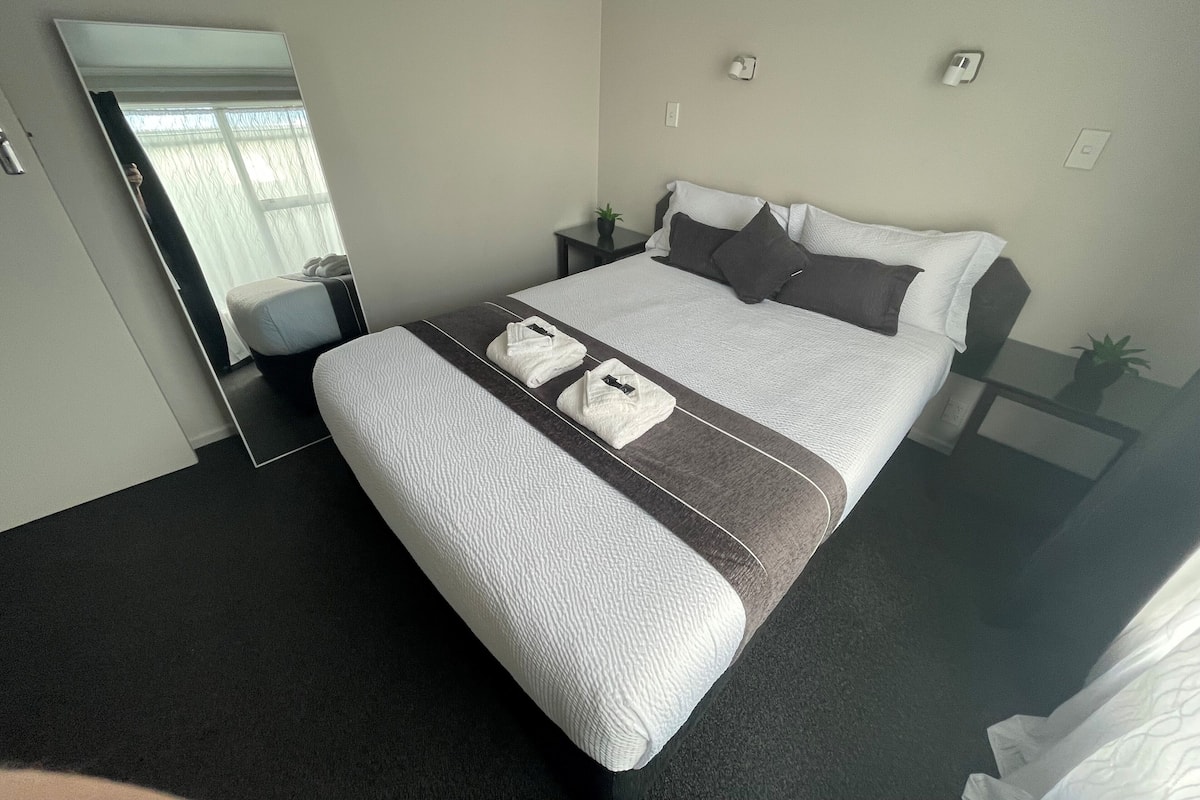 Units 6+7: One Bedroom units