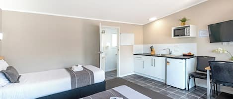 Units 9+10 Standard studio | Private kitchen