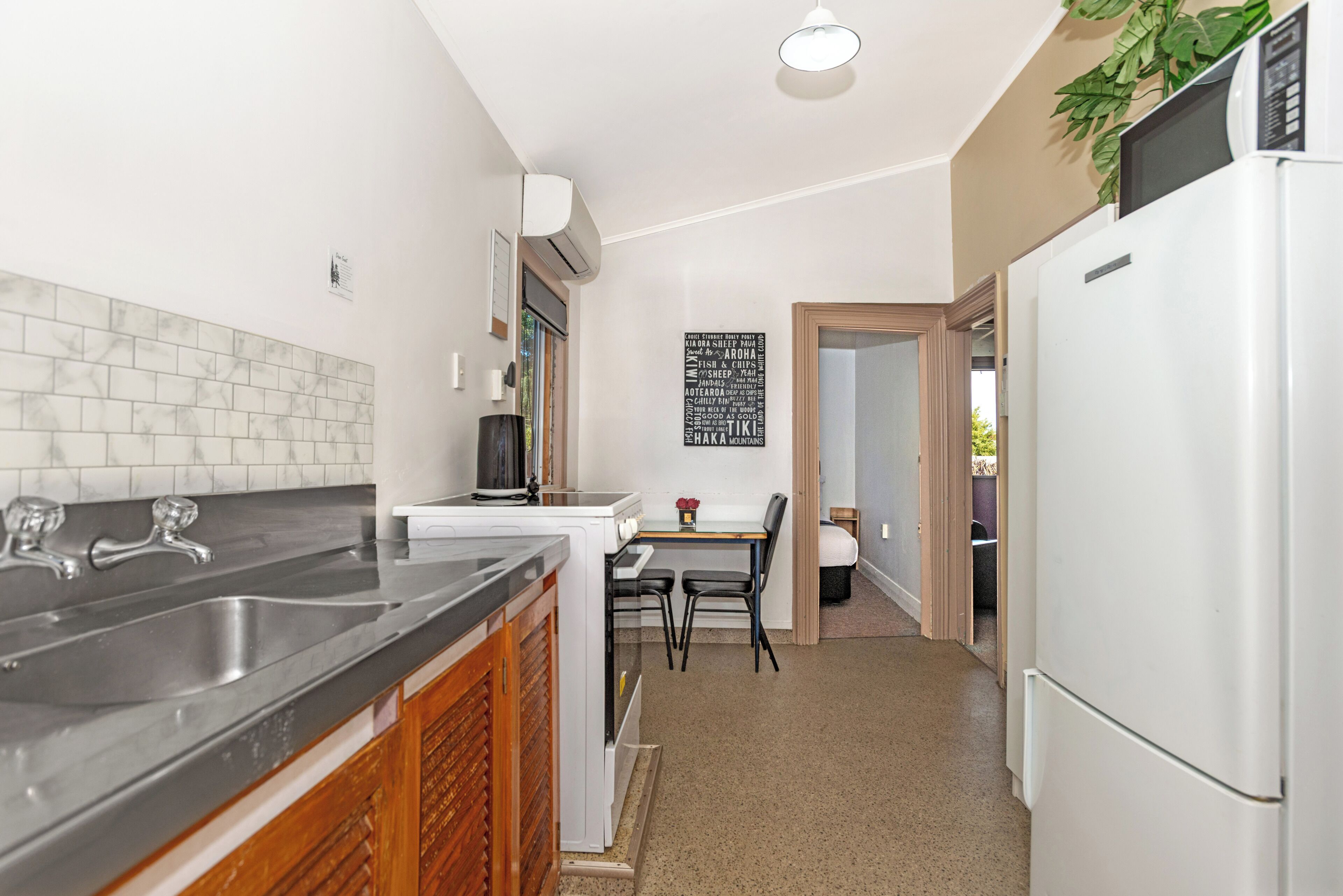 Unit 20: Two-bedroom cottage | In-room dining