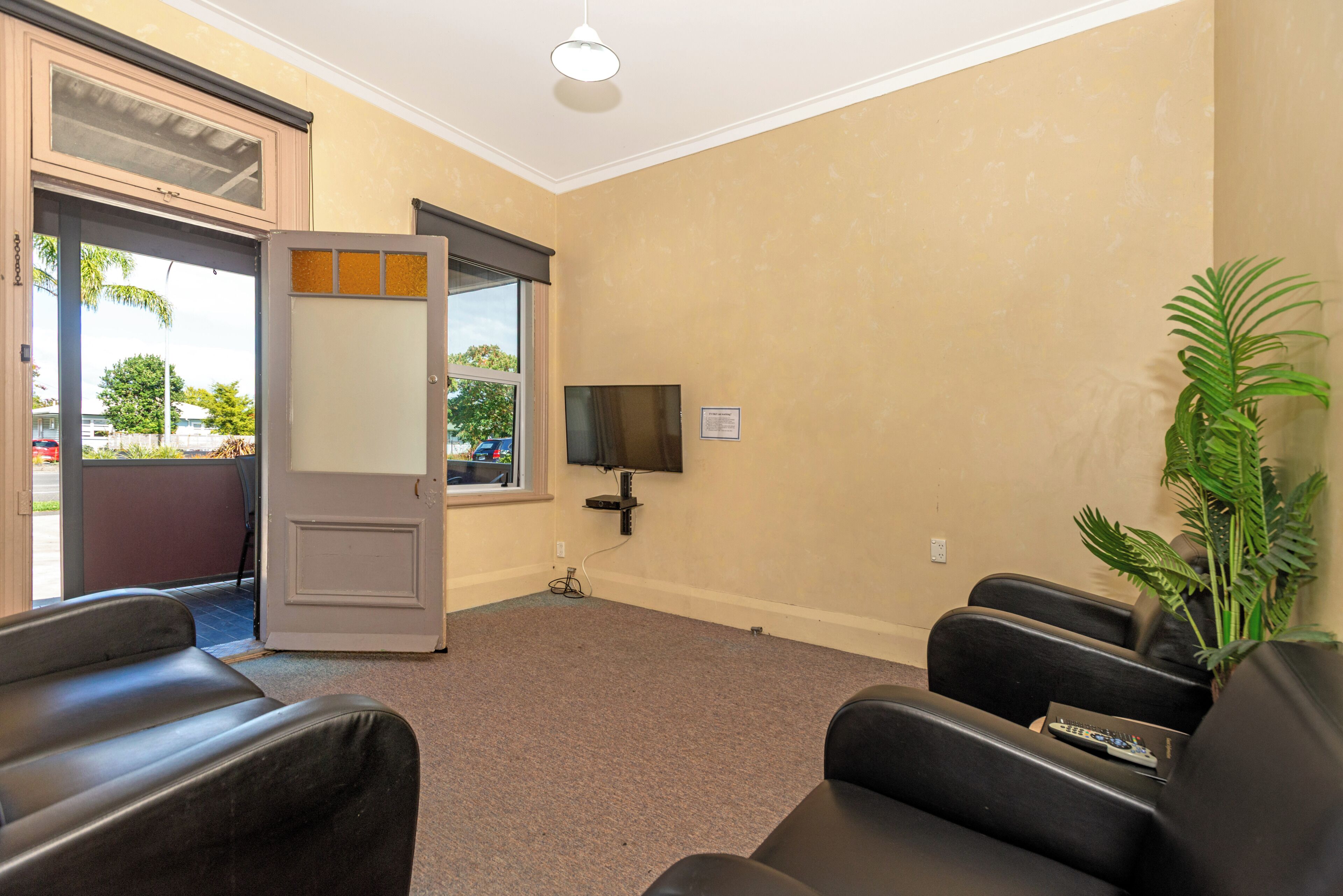 Unit 20: Two-bedroom cottage | Living area